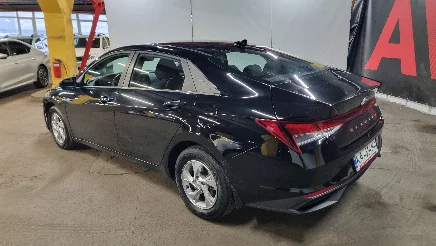 Hyundai Elantra photo-4